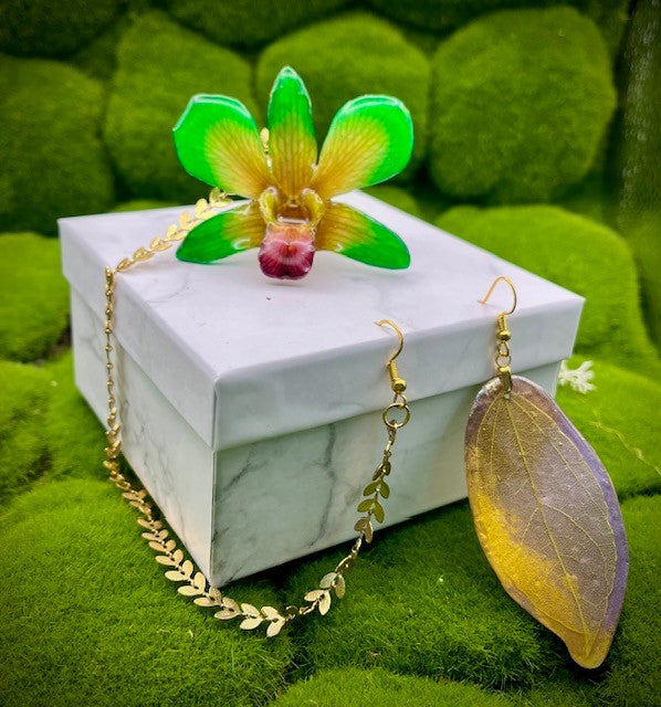 Green LUCY "DENDROBIUM" ORCHID